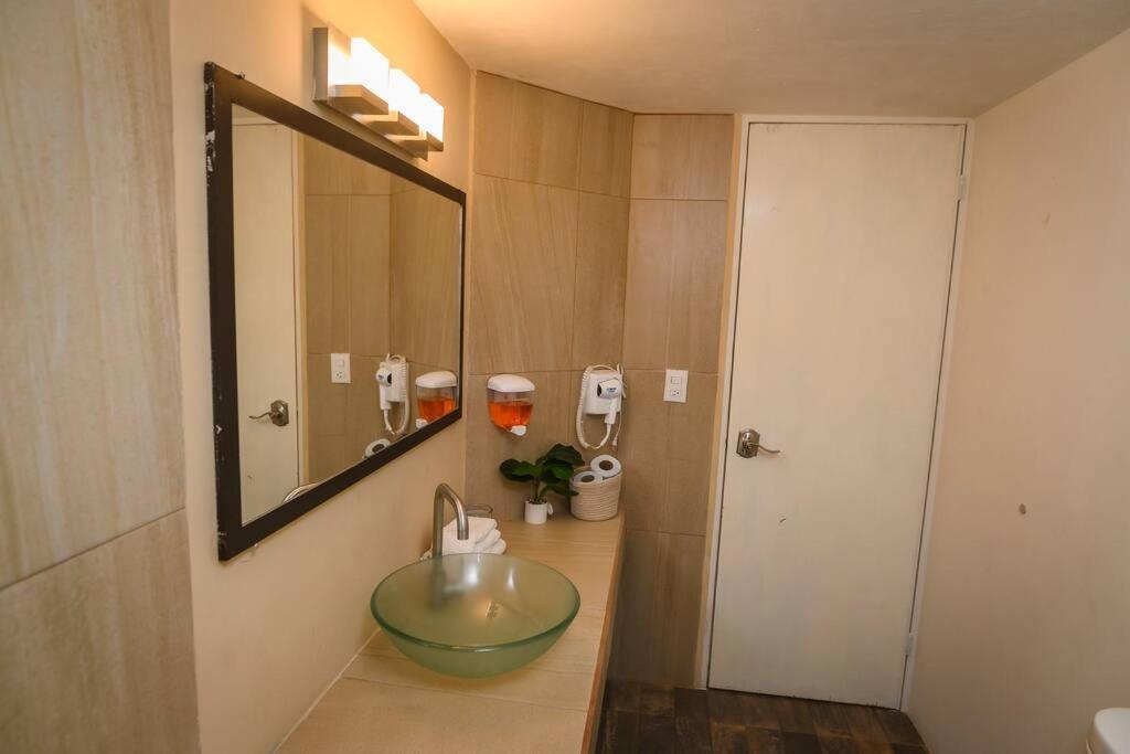 Nuevo Departamento de 2 recamaras con aire acondiconado, parking, wifi 70mb, refrigerador, micro,fregadero,licuadora,parrilla,utensilios de cocina, D5 Ciudad Valles Exterior foto