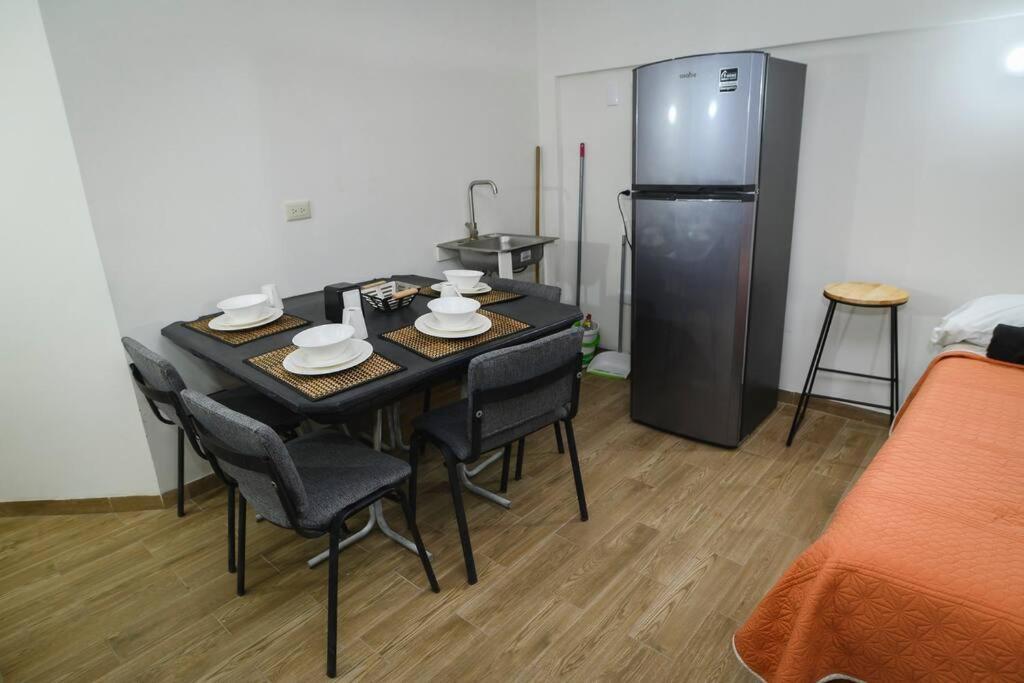 Nuevo Departamento de 2 recamaras con aire acondiconado, parking, wifi 70mb, refrigerador, micro,fregadero,licuadora,parrilla,utensilios de cocina, D5 Ciudad Valles Exterior foto